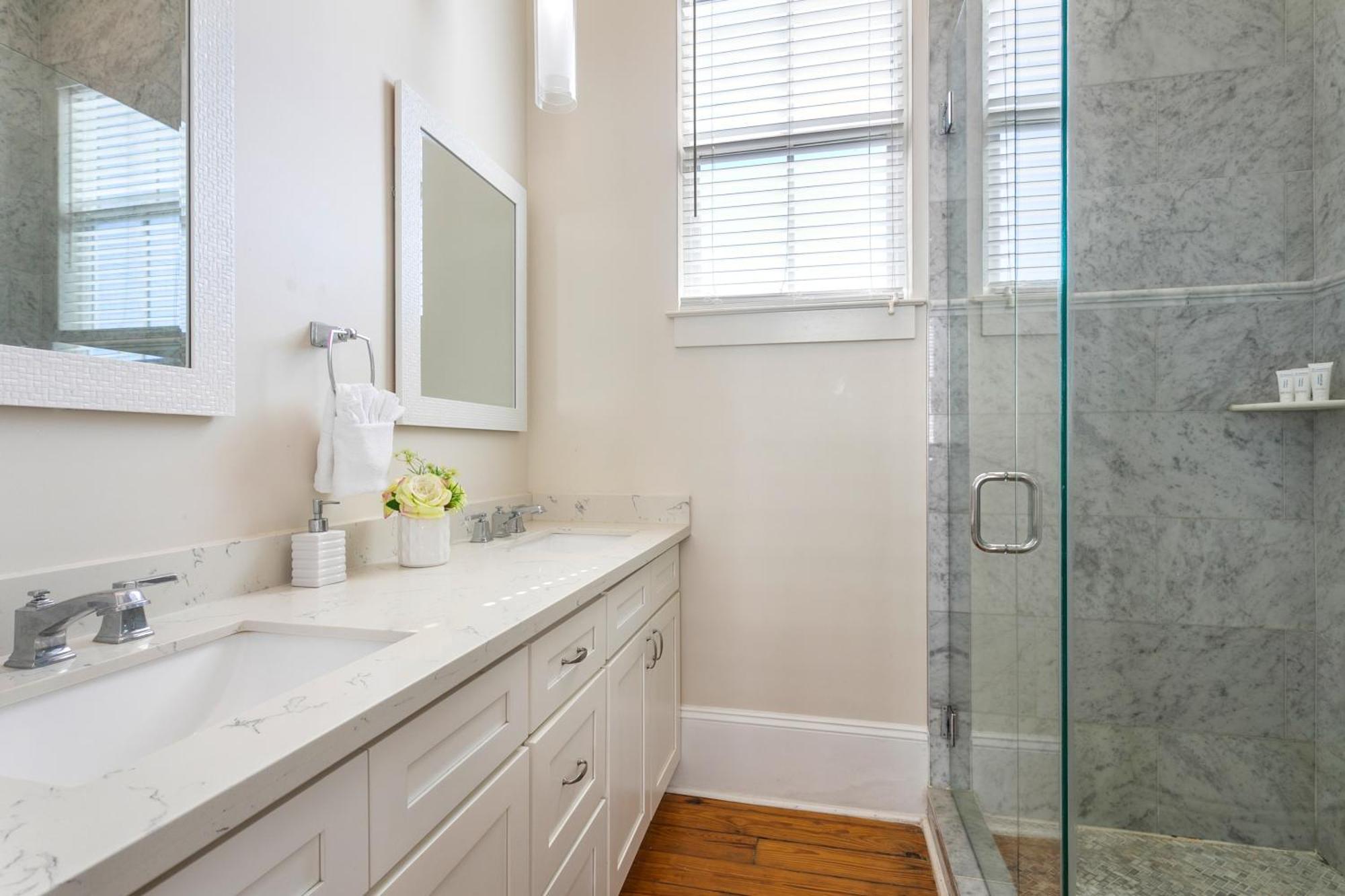 3br On Carondelet By Hosteeva Apartamento Nueva Orleans